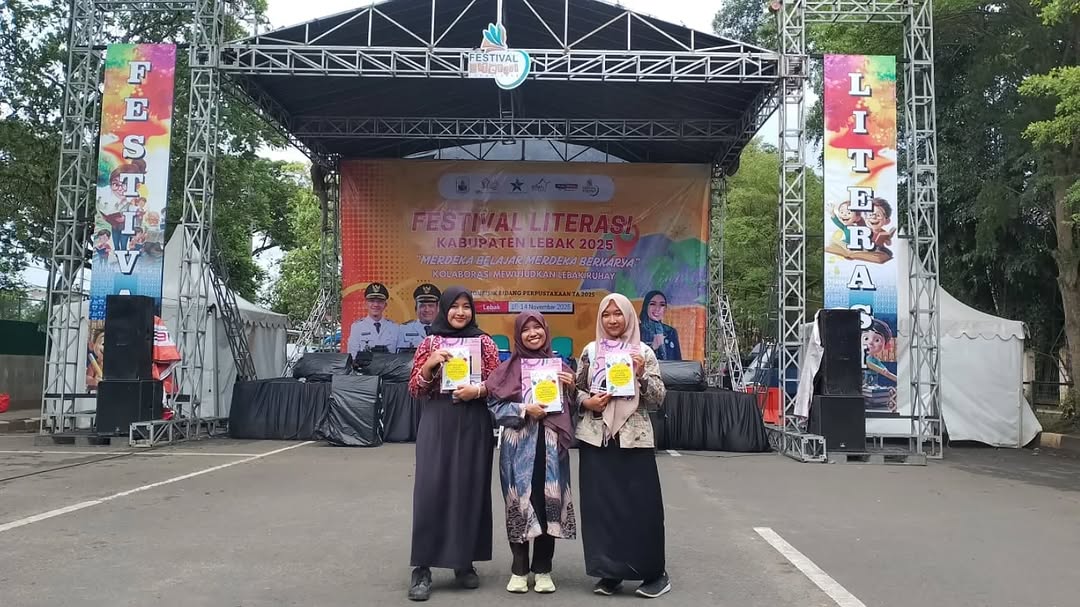 Siswa SMKN 1 Sajira Ukir Prestasi, Tiga Esai Inspiratif Tembus Antologi Buku Kabupaten Lebak